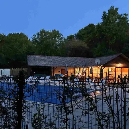 캠프장 Mobil-home Spacieux Avec Terrasse - 6 Personnes - Api-1-52-1216