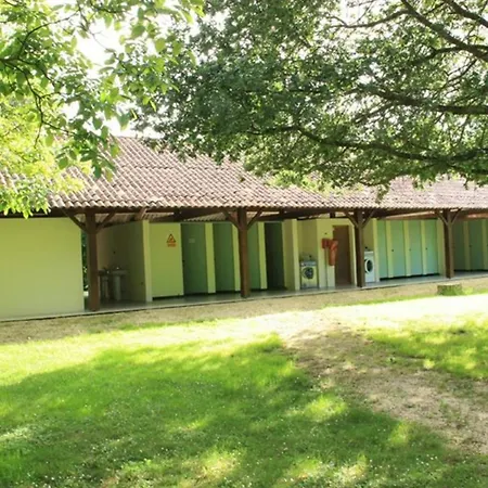 Mobil-home Spacieux Avec Terrasse - 6 Personnes - Api-1-52-1216 * Concourson-sur-Layon
