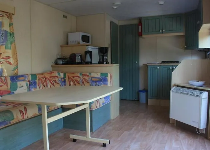 Campingplatz Mobil-home Spacieux Avec Terrasse - 6 Personnes - Api-1-52-1216