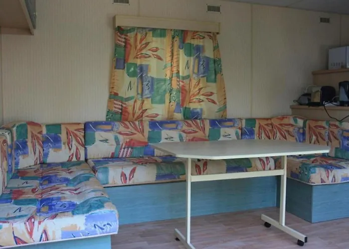 Mobil-home Spacieux Avec Terrasse - 6 Personnes - Api-1-52-1216 * Concourson-sur-Layon