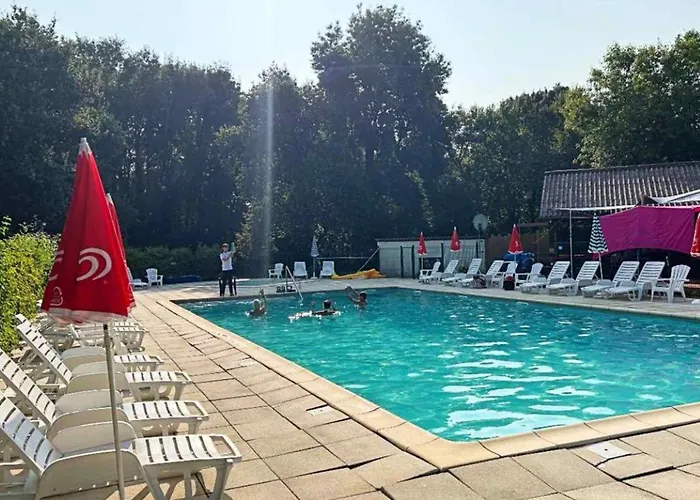 Campsite Mobil-home Spacieux Avec Terrasse - 6 Personnes - Api-1-52-1216 Concourson-sur-Layon