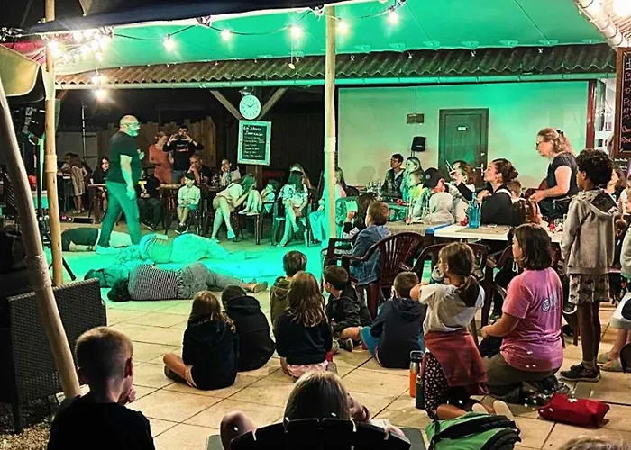 Mobil-home Spacieux Avec Terrasse - 6 Personnes - Api-1-52-1216 Campsite *